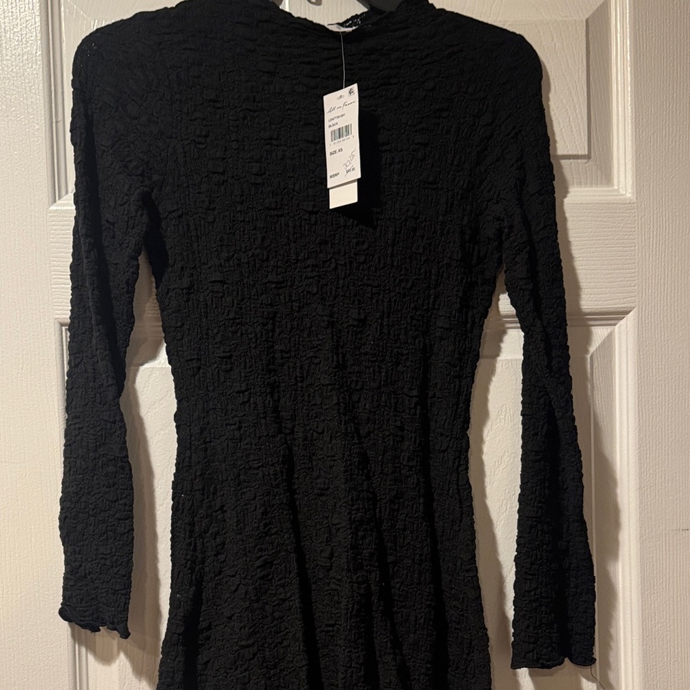 All in Favor Black Crinkle Blouse